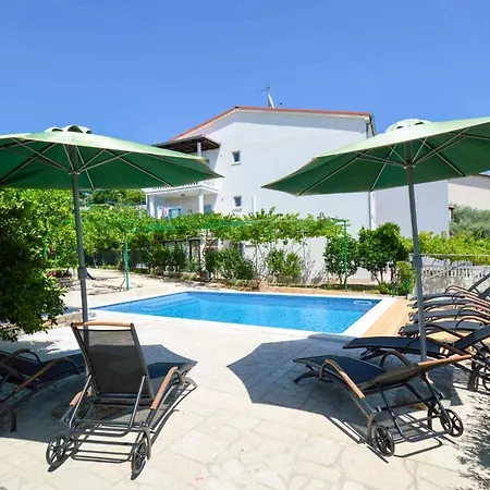 Apartament Pula 5 *
