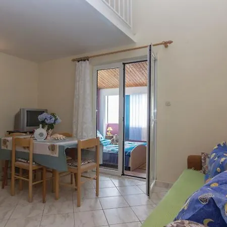 Apartament Pula 5 *