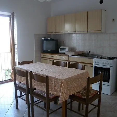 Apartament Pula 5 *